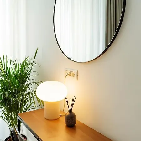 5 - New Building & Parking Bukarest