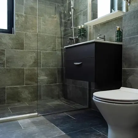 5 - New Building & Parking Bucureşti