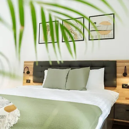 5 - New Building & Parking Bükreş