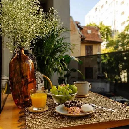 5 - New Building & Parking Apartament *