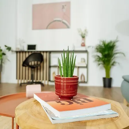Appartement 5 - New Building & Parking *