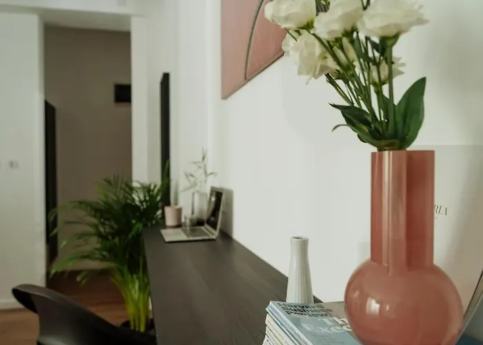 5 - New Building & Parking アパート