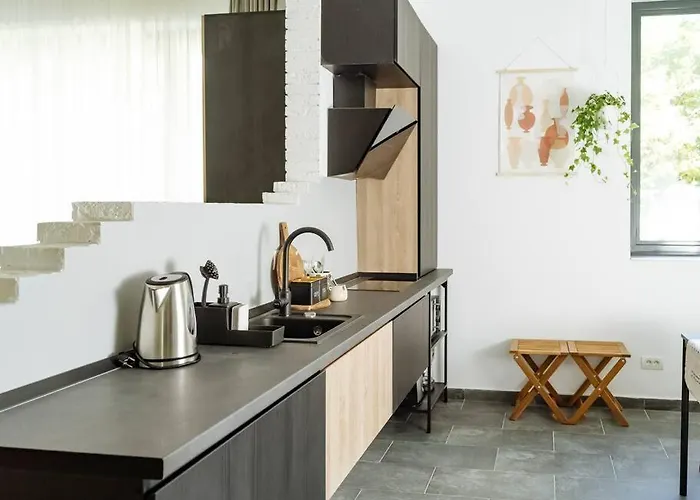 5 - New Building & Parking Bukarest