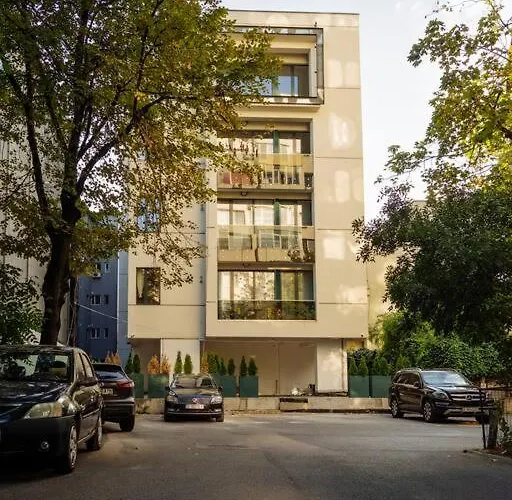 5 - New Building & Parking Bukareszt