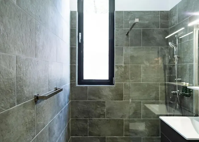 Apartman 5 - New Building & Parking