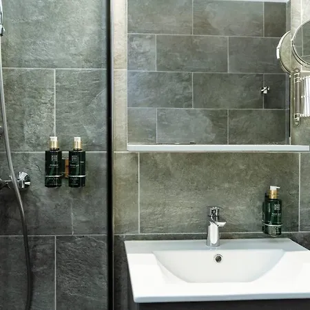 5 - New Building & Parking * Bucarest