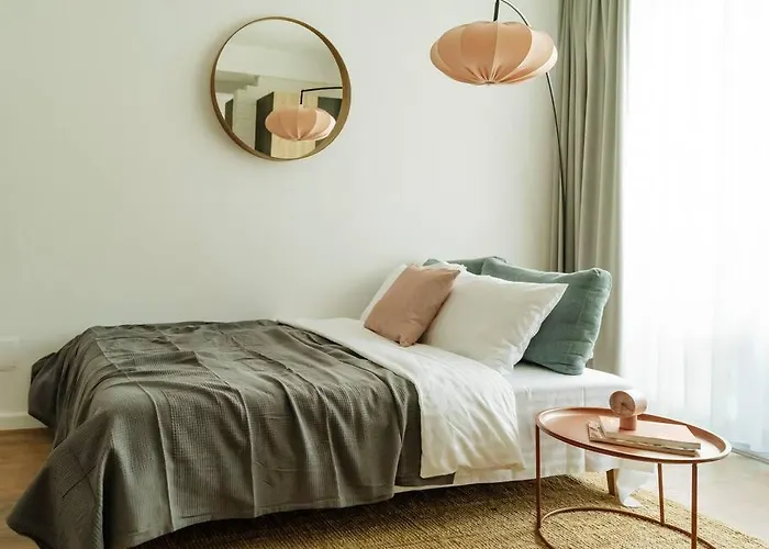 5 - New Building & Parking Bukarest