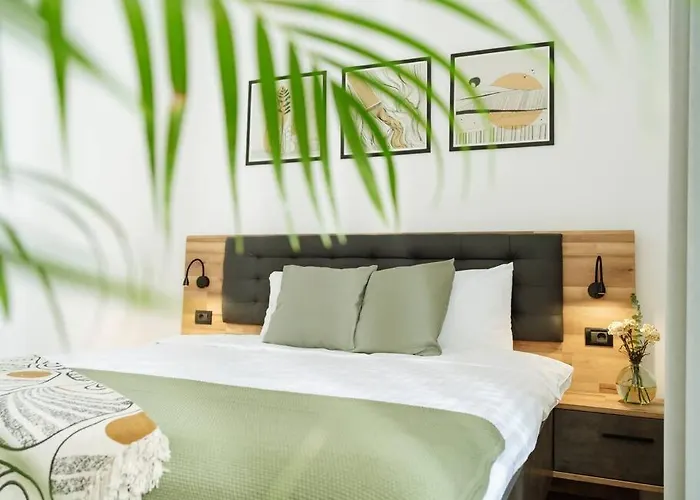 5 - New Building & Parking Bukarest